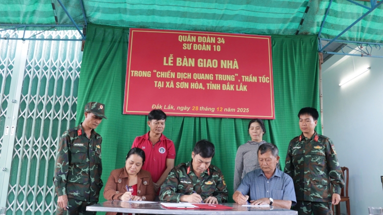  Jao glăi 5 boh sang pơhlom pơgang ia dăo blung a amăng “Bruă mă Quang Trung” ƀơi Dak Lăk