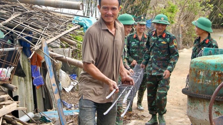 Ƀô̆ đô̆i Quân đoàn 34 ming man hnam oei tơgŭm ăn kon pơlei Gia Lai đơ̆ng rŏng ‘mi kial pơrăm