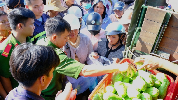 Công an Lâm Đồng njuăl bơi 34 tấn biăp tât nuĭh ƀon lan nkual dak bŭk Khánh Hoà