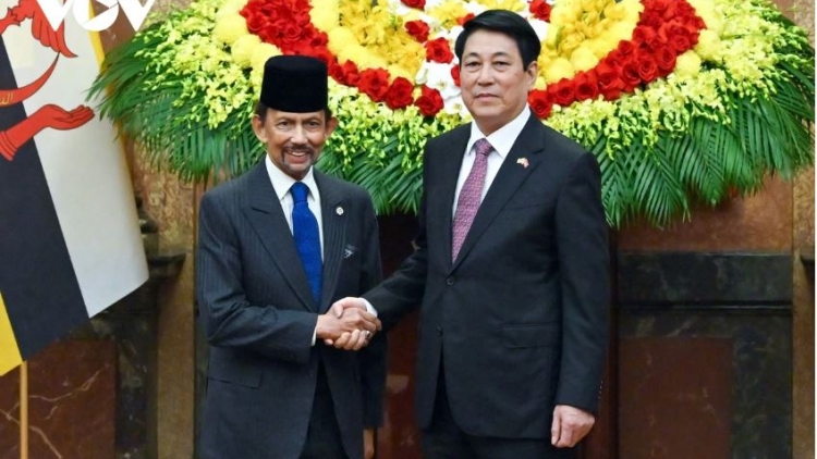 Củ tịc lơgar ồng Lương Cường đơng lam dơ̆ wă kấp Dà lơgar Bơtau lơgar Brunei