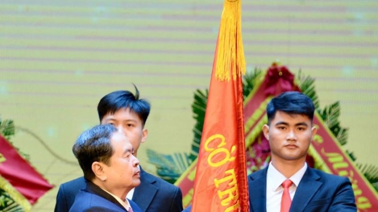 Pơm lêh tơbăt 80 sơnăm Năr joăt joe kơ Hơnih pơm tơlĕch kơsơ̆p hla bơar Chính trị quốc gia Sự thật 