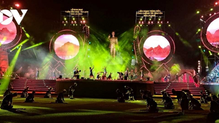 Gia Lai ƀư rơh poh rup bôk nău kan Countdown Tết Dương lịch 2026