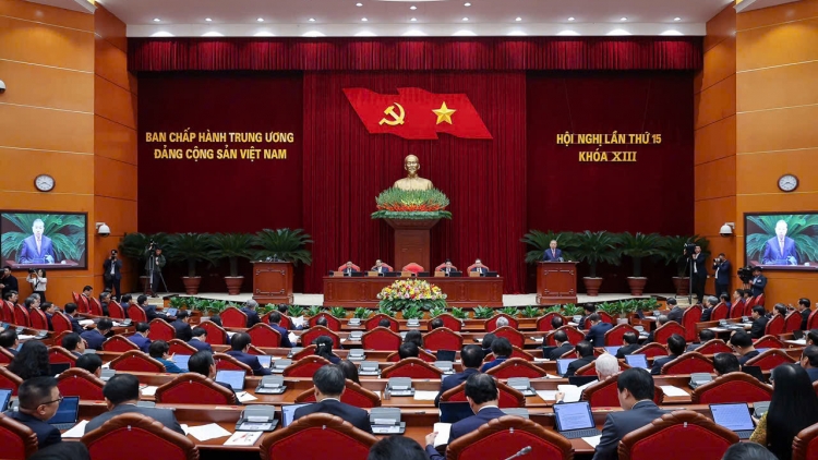 Sơn đờm mut pơrjum yŭ rơyùm Pơrjum dơ̆ 15 Mpồl duh broă Đảng Dà lơgar khoă 13   