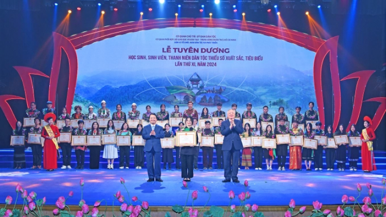 MEYAOM ANEK SAIH, SINH VIEN, DAM DARA BANGSA TAKIK BAC MEGRU NAIH JOI