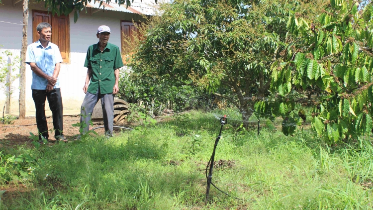 Adrin tơplih hăm kơmăy sô̆ lơ̆m tơdrong pơtrŭt choh jang xa