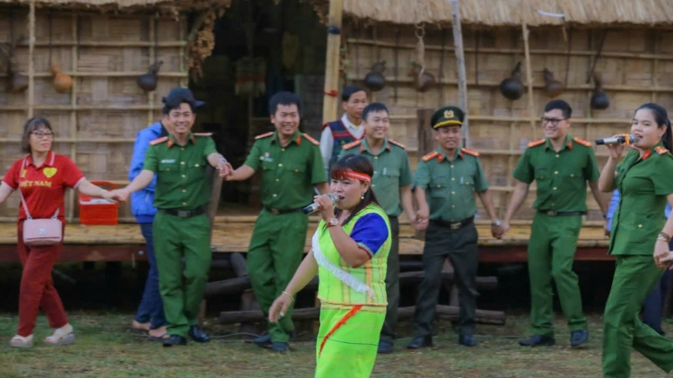 Mơhno lĕm ro 'na tơdroăng rêh ối - Hâi tơdrốu, lơ 6.12.2025