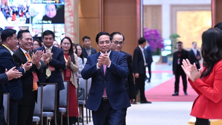 Thủ tướng ồng Phạm Minh Chính sồr pơn jat tai lơh sir broă lơh, ngui niam bơta pràn làng bol kis tàm lơgar ndai ai bơtàu tơnguh Dà lơgar in