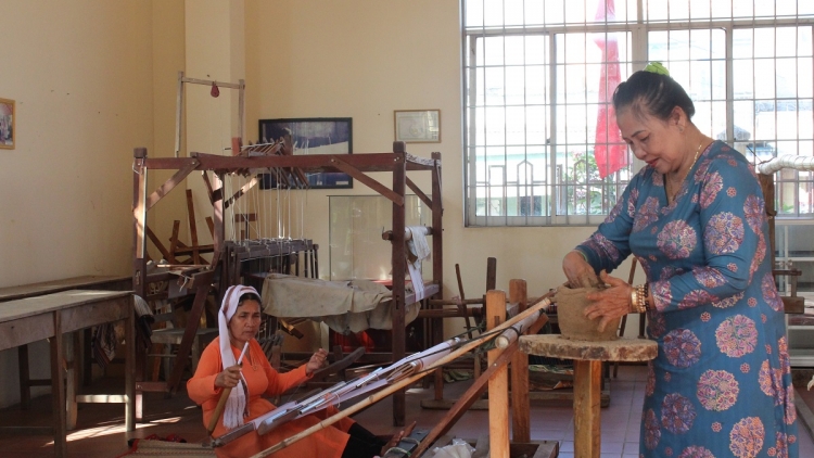 Rup ndah uĕh ang ta ƀon Chăm n’gor Lâm Đồng 