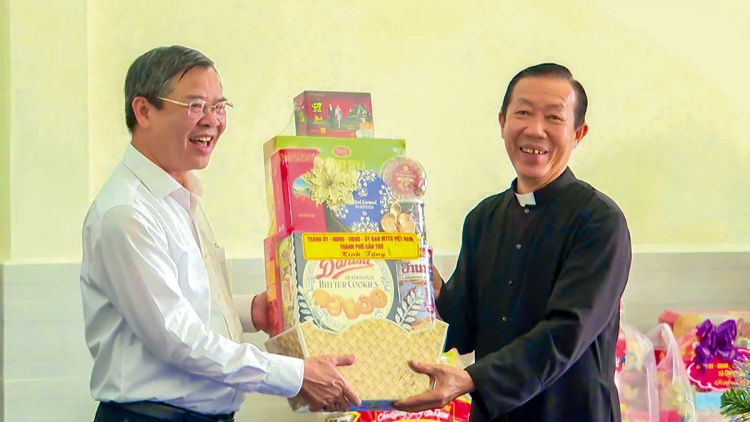 URANG DANG AKAOK BAN CAN THO RIVANG, ALIN KAYA TADHAU AYUH HAREI NOEL