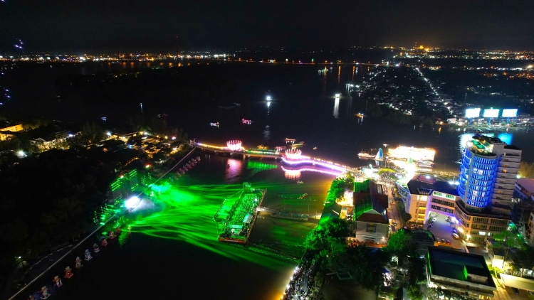 ពត៌មាន​ម៉ោង១៥