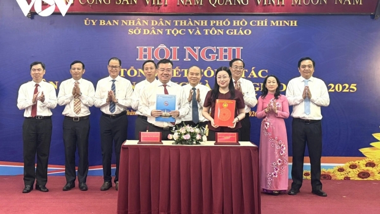 TPHCM DAK PADANG BRUK JUM PATAOM KHANG KAJAP MENG BRUK BANGSA, AGAMA, ADAT CAMBAT