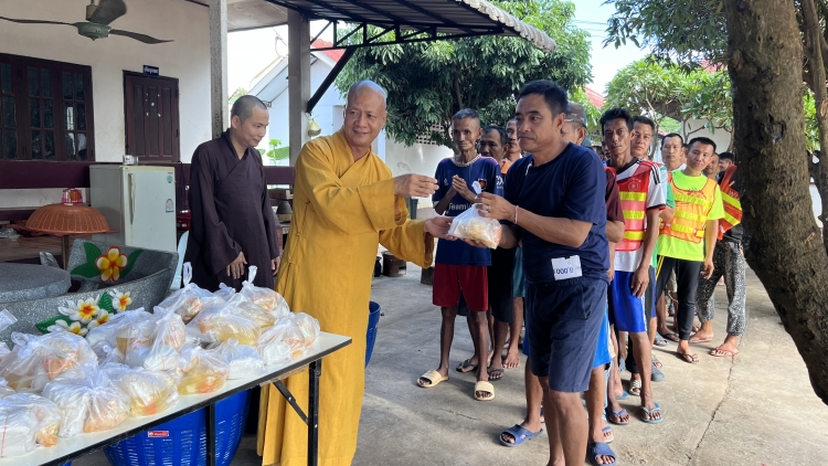 ពត៌មាន​ម៉ោង១៥