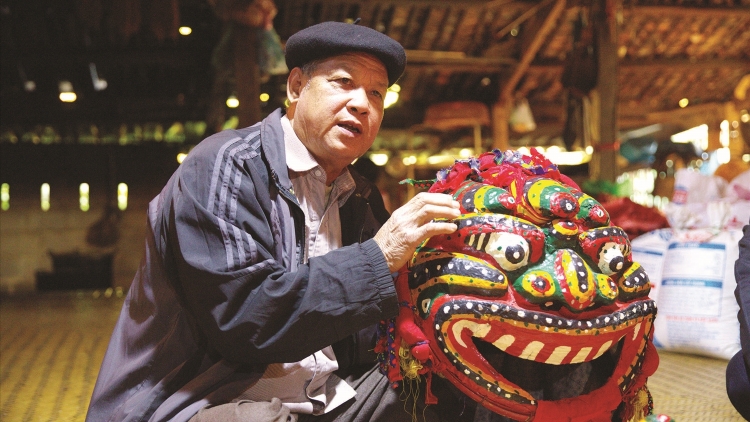 CẦN CHƯỚNG CHẮP TÀNG MỦA KỲ LẰN DÚ XỨ LẠNG