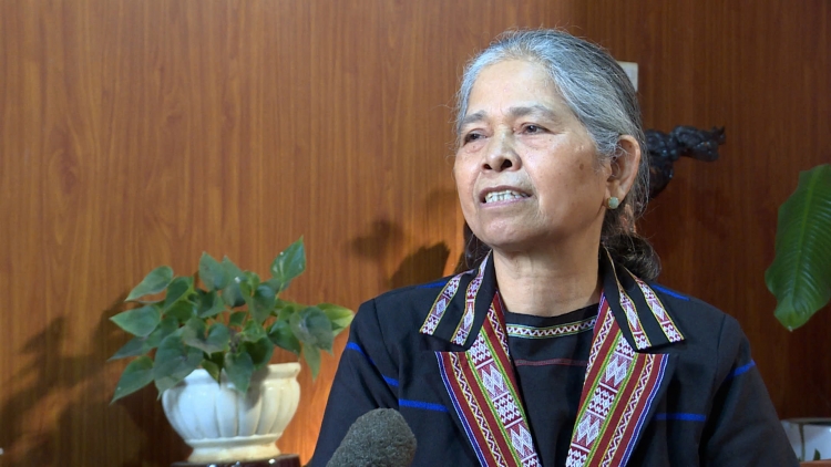 Ƀon lan rnoi mpôl đêt mpŏng tâm Đại hội Đảng rơh tal 14 