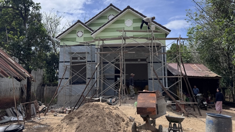 Pơyan kơtao ‘ngam tơ̆ groi teh kơnê̆, tŏ kơdăng tơ̆ tơring kon pơlei kon kông Gia Lai