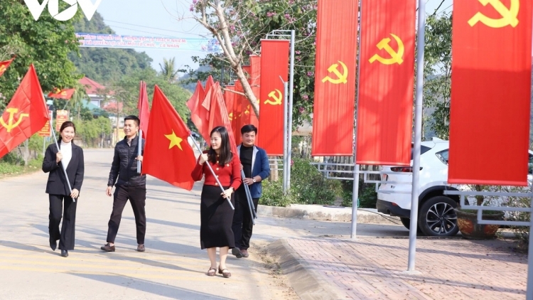 ĐHANUÔR PRANG K’TIÊC K’RUUNG T’HƯƠC OOY ĐẠI HỘI XIV ÂNG ĐẢNG