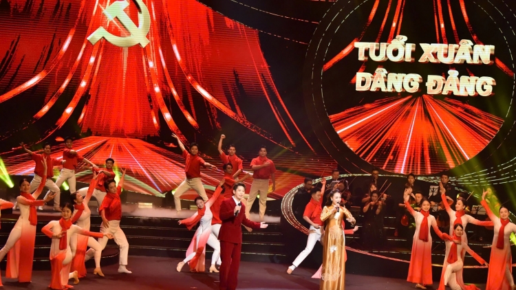 Tơdroăng mơđah hơdruê xuăng pơxá “Ƀă Đảng pêi pro tŭm tơdroăng tuăn loi”