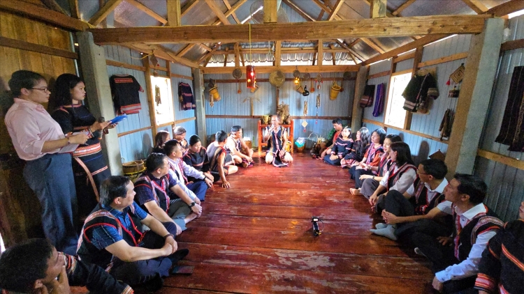 LẸ XAM HÁP CÚA CẦN GIA RAI DÚ SLẢNH GIA LAI