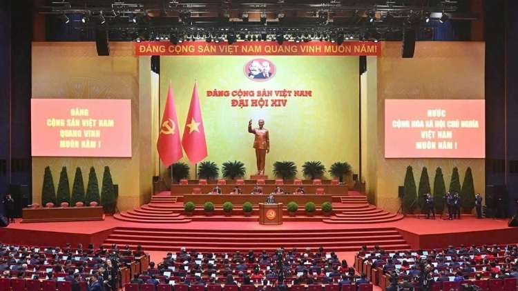 Pơrjum dờng Cau ala măt gùt lơgar dơ̆ XIV Đảng dê pơrjum dar rơcăng 