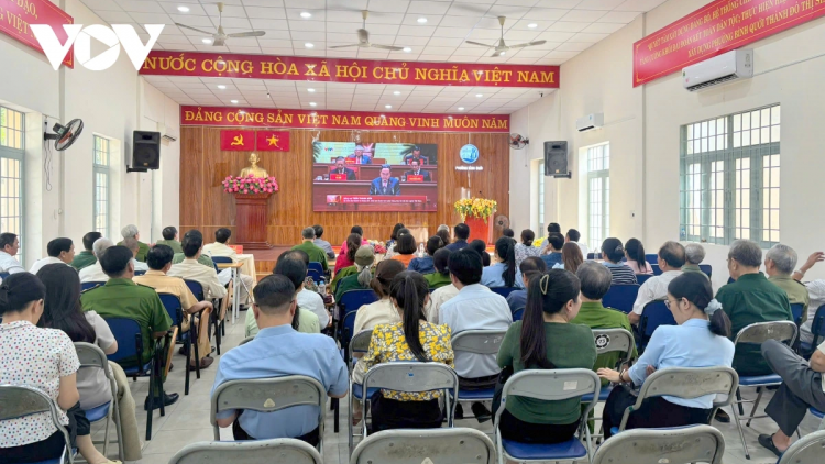 TAMAT NYAOM ROYA XIV: CAONG TAKRE VIET NAM GINUP MEDA KHANG KADANG SAONG JALAN NGAK 2045