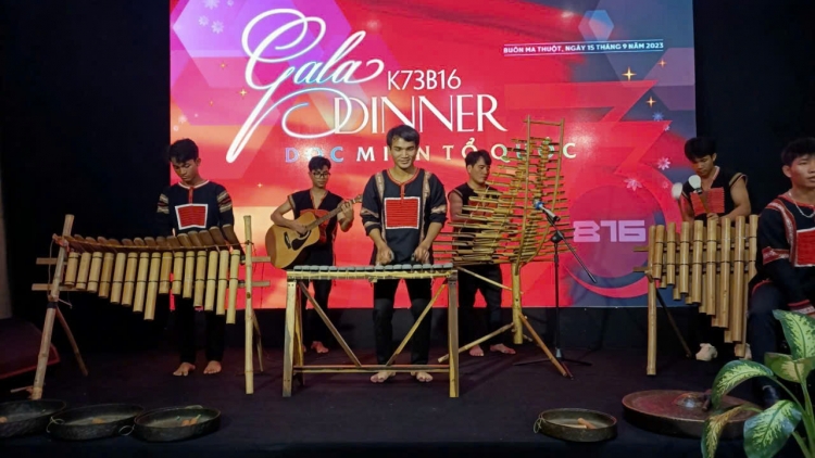 Cau kơnòm să kòn cau Sơdàng gàr hwềng phan teh jơi bơtiàn ờs mờng bơh yau