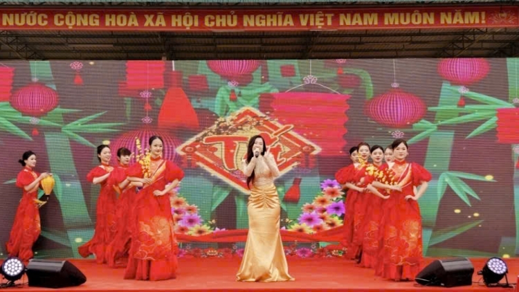 Tơdroăng ‘’Pơ-ô pơ-eăng Têt Việt – Tơdjêp lâp kơpong