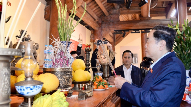 Khua git gai pơ ala mơnuih ƀôn sang dêh čar nao čuă hơdỏ tơngia khua mua hơđăp ping gah, kơnuk kơna