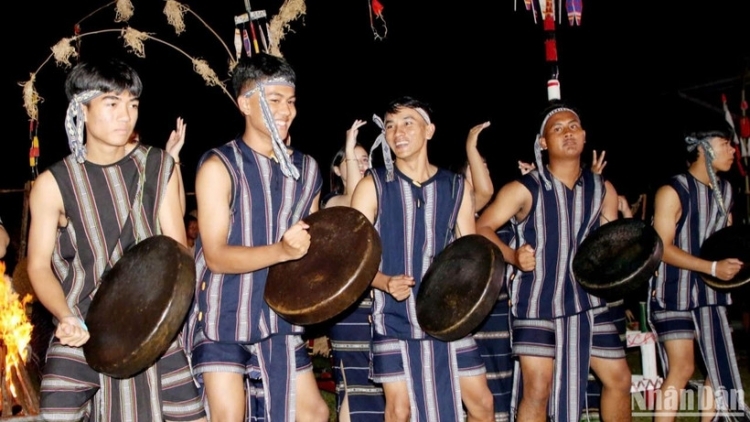 Một lòng theo Đảng, theo Cách mạng