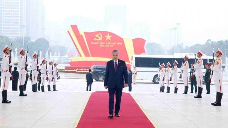 ពត៌មាន ម៉ោង​ ៦