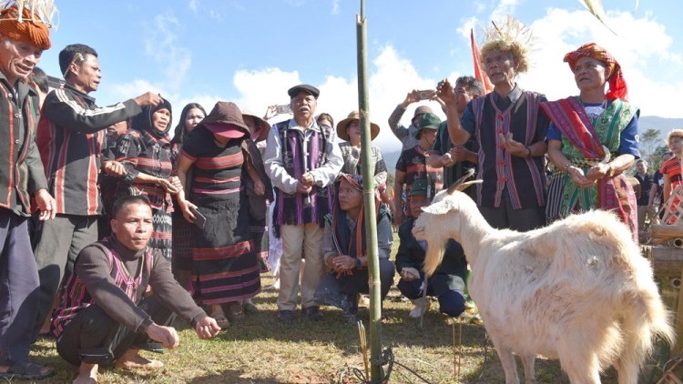 LẸ PÀI SLẤN NẶM CÚA CẦN PA CÔ