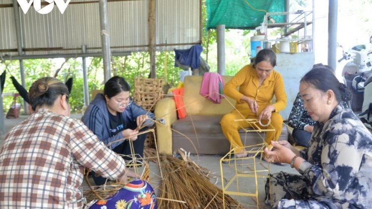BRUK PAK GAK BREI BRUK NGAK DUAH JIEN DI SANG DANAOK KA ANEK KAMEI PALEI PALA DI CA MAU