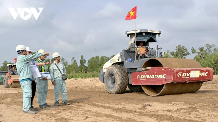 NDANG SAONG KARJA KUHRIA BUH JIEN BIAK RILO TAME NGAK JALAN MBAK DI BHUM TANERAN KRAONG CUU LONG
