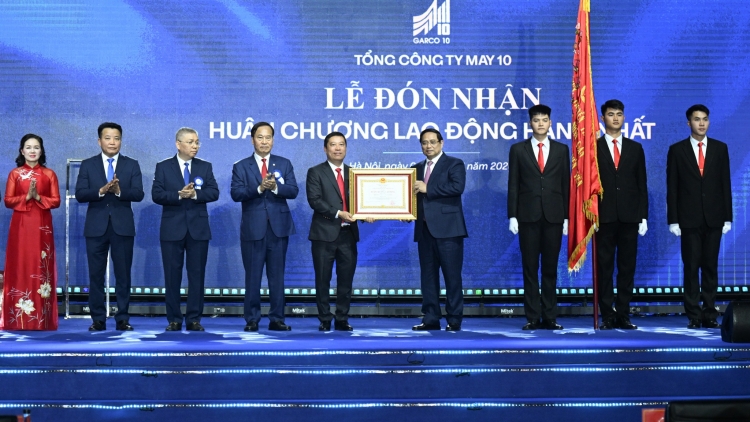 Khua dêh čar ơi Phạm Minh Chính jơnum hrŏm hơdor glăi 80 thun akŏ pơdong phun kông ty tơčoh sum ao mrô 10