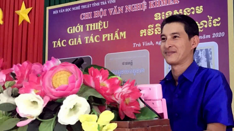 ដំណើរជីវិតរបស់បណ្ឌិតអក្សរសាស្រ្តខ្មែរតាំងវ៉ាន់ថន