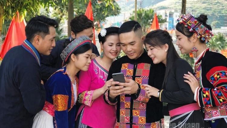 TUYÊN QUANG: MẮN SLIM PÂY NÈM ĐẢNG