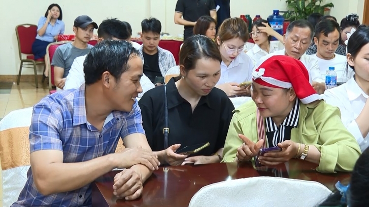 Mơng đang hmua truh mă yua plang internet