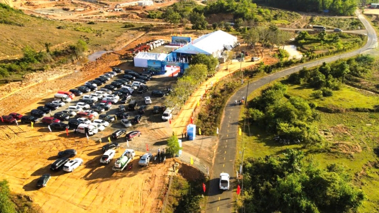 Càr Lâm Đồng lơh ngan tơm priă bơtơl tơm ntrờn ù tiah 3 rơndăp broă lơh gùng rơndeh lòt mhar 