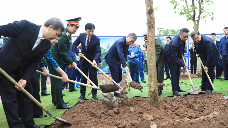 Khua git gai Ping gah dêh čar ơi Tô Lâm: Pla dong sa phun kyâo pơhrua dong pran đăo gơnang nao kơñ pơgi
