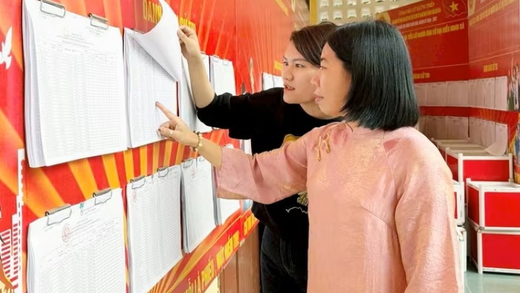 45 PÂN ĐIL ỨNG CỬ ĐẠI BIỂU QUỐC HỘI KHÓA XVI VÊY TRÌNH ĐỘ TIẾN SĨ