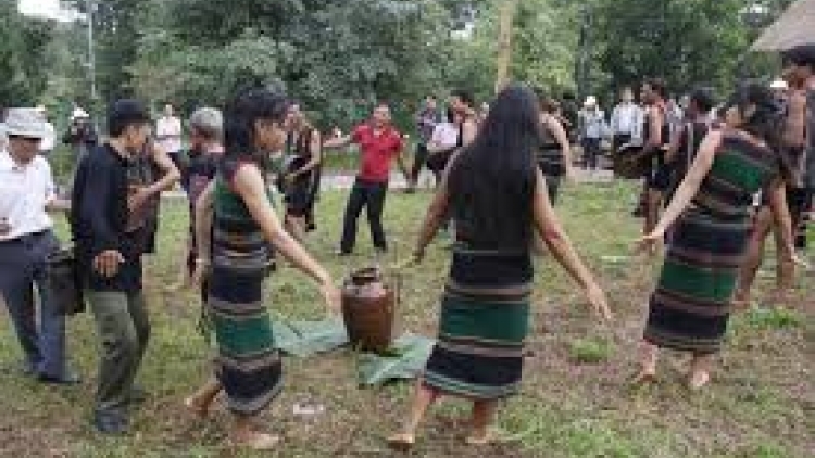 Rnê nău tâm rŏng