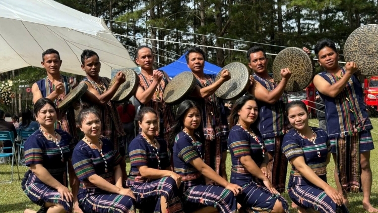 Rnê nău tâm rŏng 