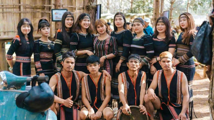 Kon Pring-Rơnó Hơngui riu tơleăng tung dế idrâp chêng koăng