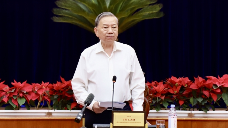  Khua gĭt gai Đảng Tô Lâm nao čuă hơêč hmưi tết kơ bruă Đảng, bruă sang čư̆ êa čar Daklak