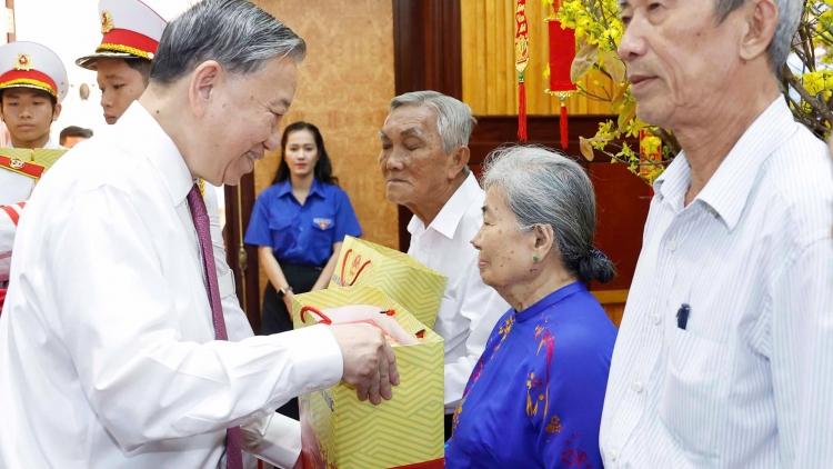 Tổng Bí thư Tô Lâm năm hơpong ngôi, thơ thou têt hăm Đảng ƀô̆ jơnŭm pơgơ̆r tơring păng kon pơlei dêh char Tây Ninh 