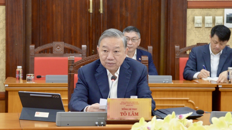 Tổng Bí thư Tô Lâm pơgơ̆r tơdrong hop akŏm Ban Bí thư  