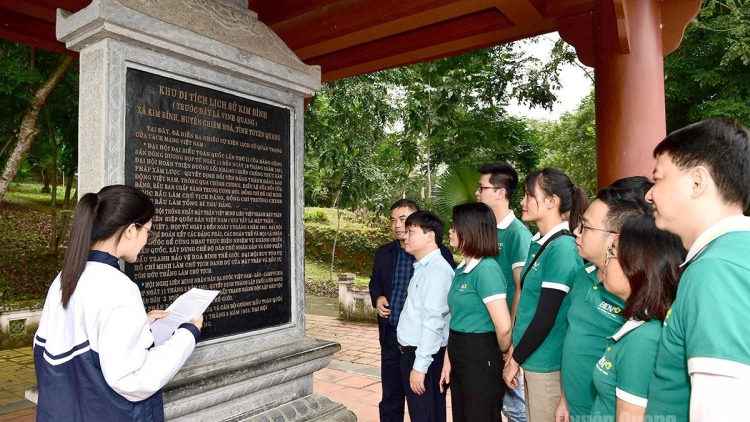 TUYÊN QUANG: MẮN TÁNG TỨ MÒN ẾT SLIM CÚA PỈ NOỌNG