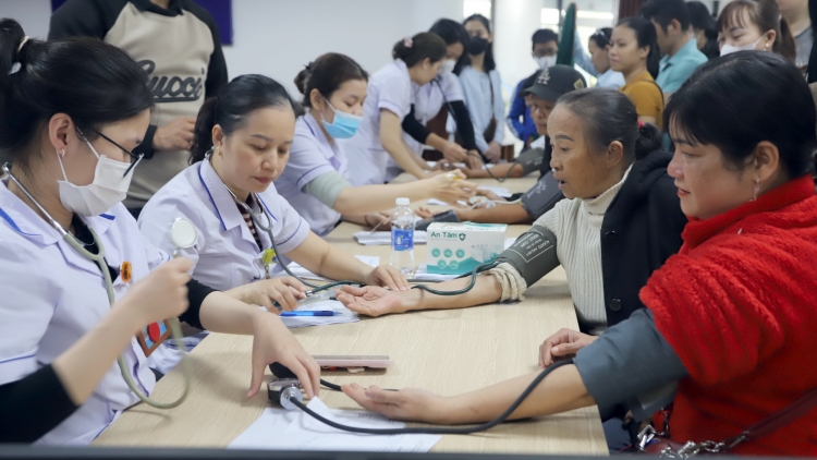Nùs nhơm ling klàng làng bol tam klăc bal, cau lơh sơnơm tài pràn kơl dang să jan làng bol dê 
