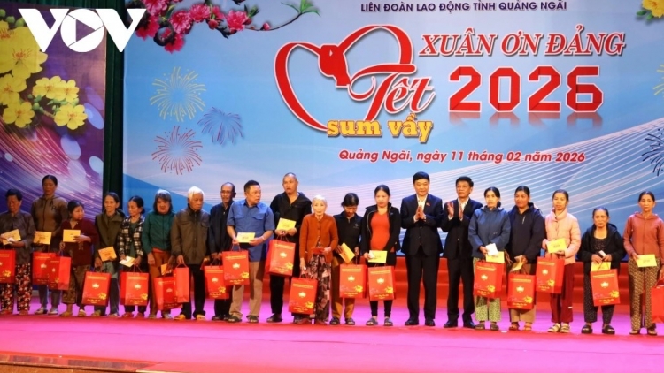 PHÓ CHỦ TỊCH QUỐC HỘI PÂH “TẾT ĂT ZAZUM - HA PRUỐT ƠN ĐẢNG” ĐHỊ QUẢNG NGÃI