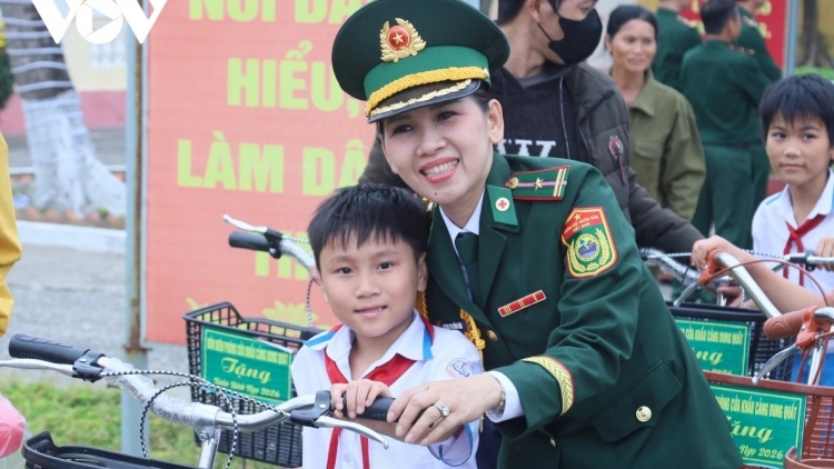 BIÊN PHÒNG QUẢNG NGÃI K’RANG LÊY TẾT ĐOỌNG HA ĐHANUÔR ZR’LỤ K’NOONG K’TIÊC, HẢI ĐẢO