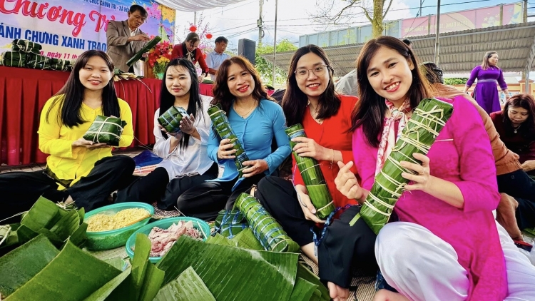 CHR’VAL TÂN LẬP: BHRỢ BH’RỢ XA NAY “TÔM BÁNH CHƯNG – TẾT HA MA NƯIH ĐHA RƯT”